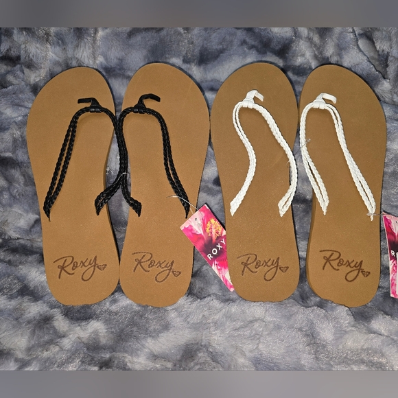 NWT 2 Pairs Roxy Women's Costas Sandal Flip Flop‎ White And Black Size 11 - Picture 1 of 5